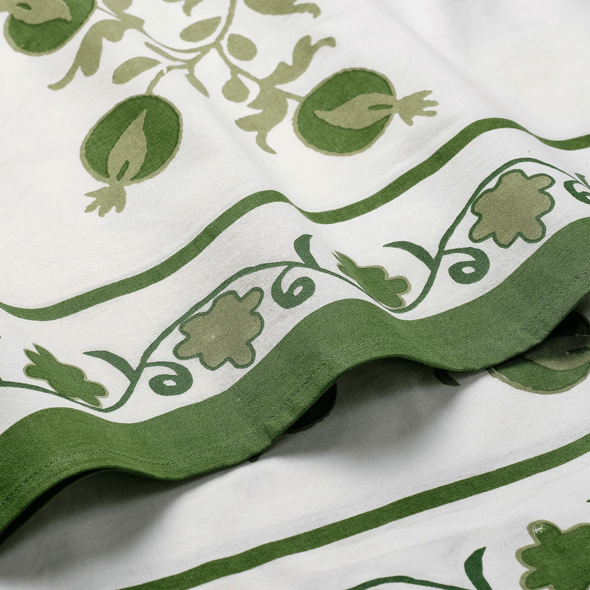 Suzani tablecloth, Green, 250x150 cm Pick a Poppy