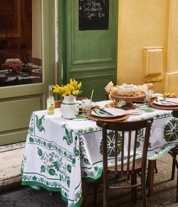 Suzani tablecloth - Green, 250x150 cm - Pick a Poppy