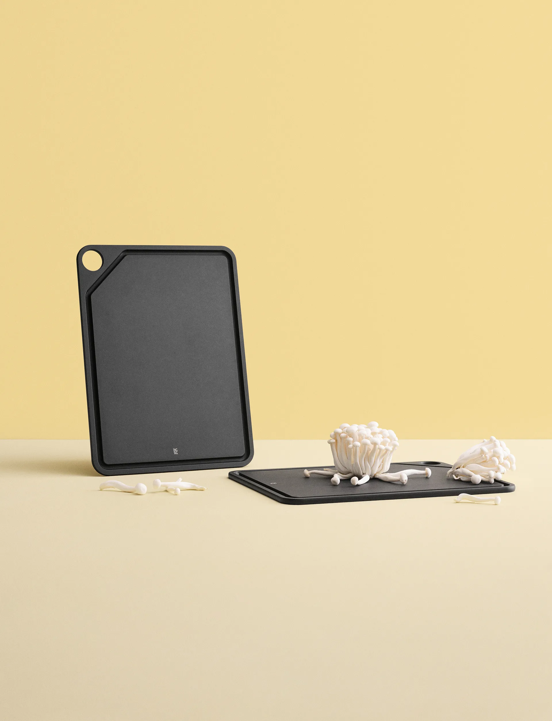 CUT-IT cutting board, Black, 29,8x39,8 cm RIG-TIG