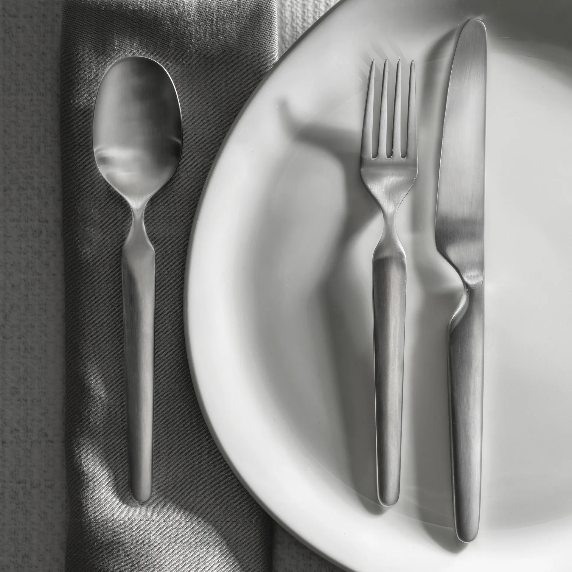 Bergen dinner knife matte, stainless steel Robert Welch