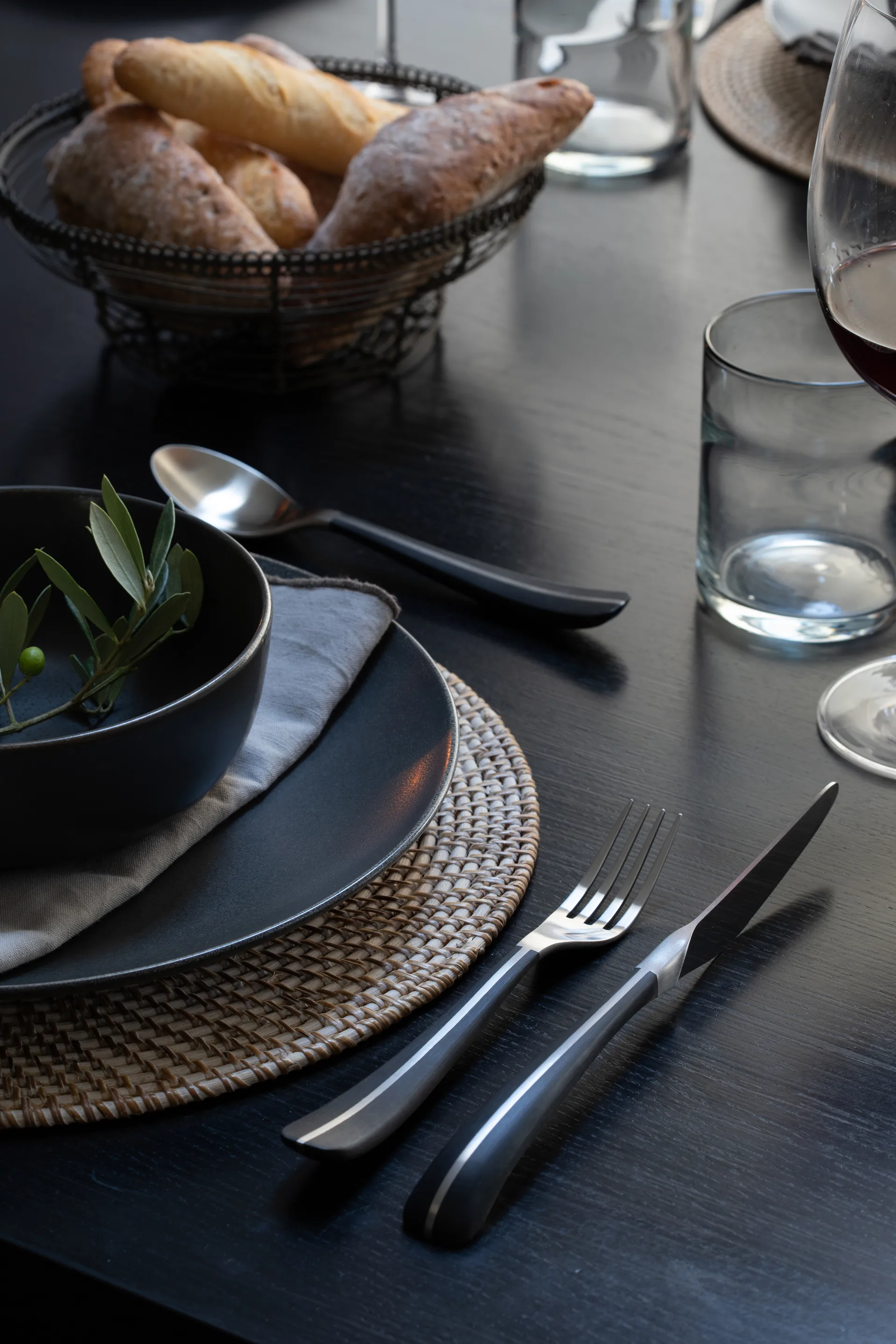 Contour cutlery 24 pieces, black Robert Welch