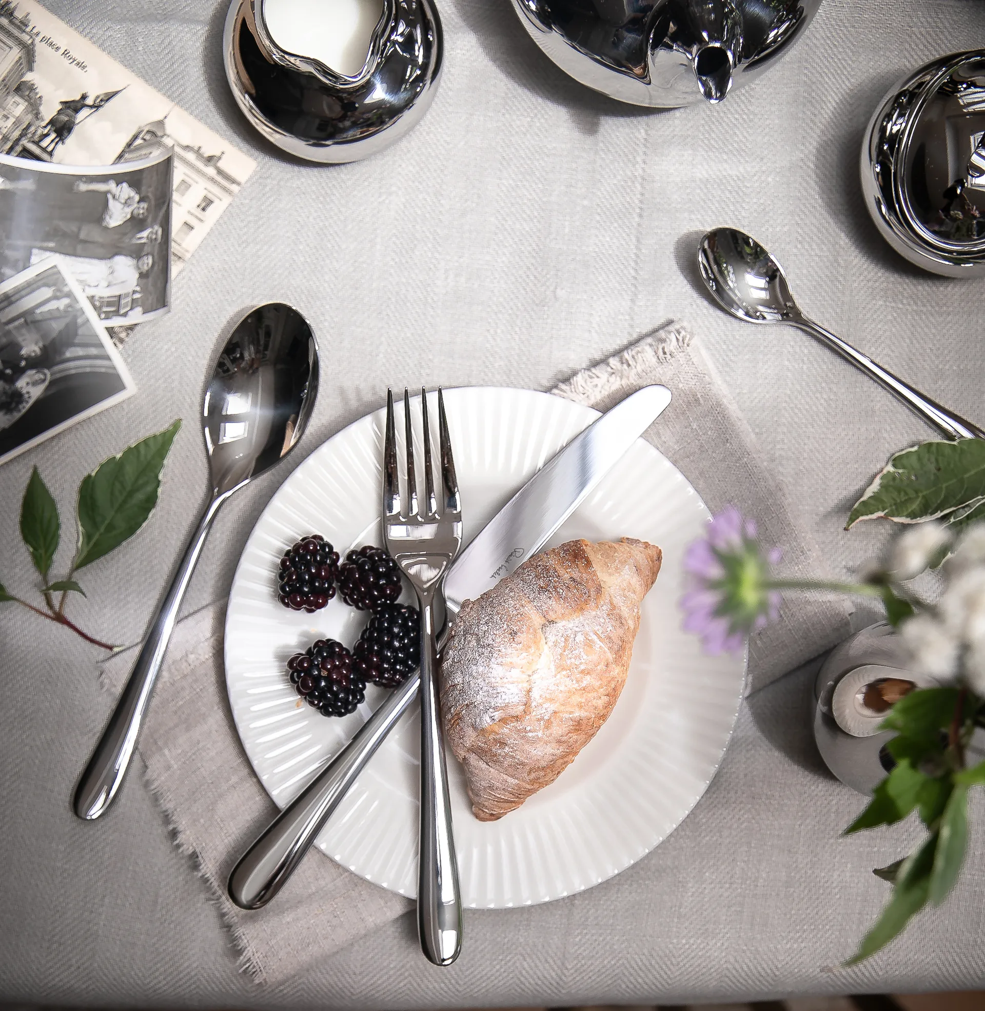 Kingham Bright cutlery, 56 pieces Robert Welch