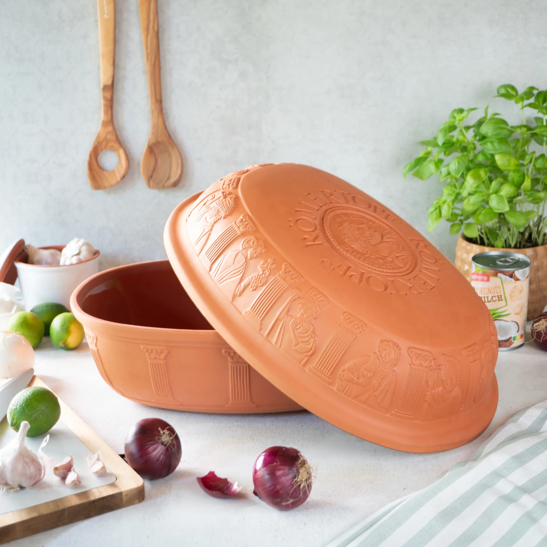 Classic terracotta clay pot maxi, 8 seater Römertopf