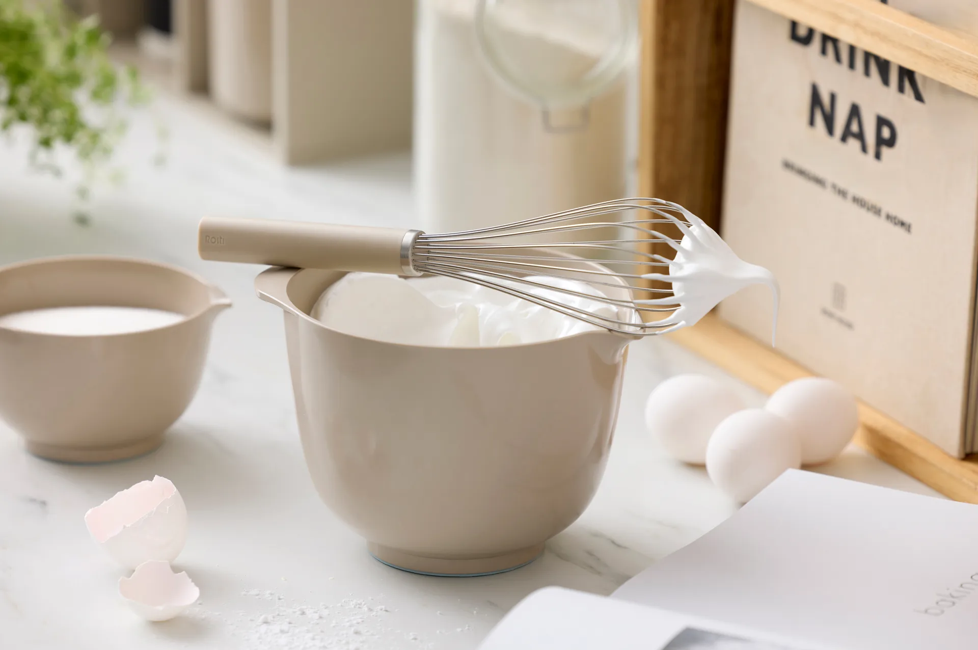 Emma balloon whisk steel 27 cm, Hummus Rosti