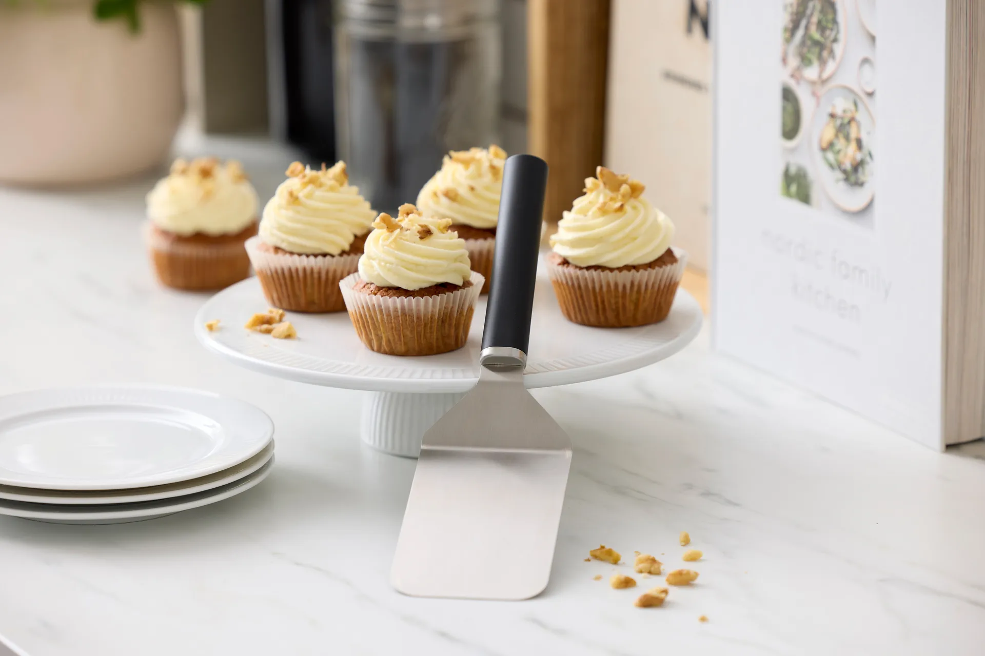 Emma palette knife wide steel 26 cm, Black Rosti