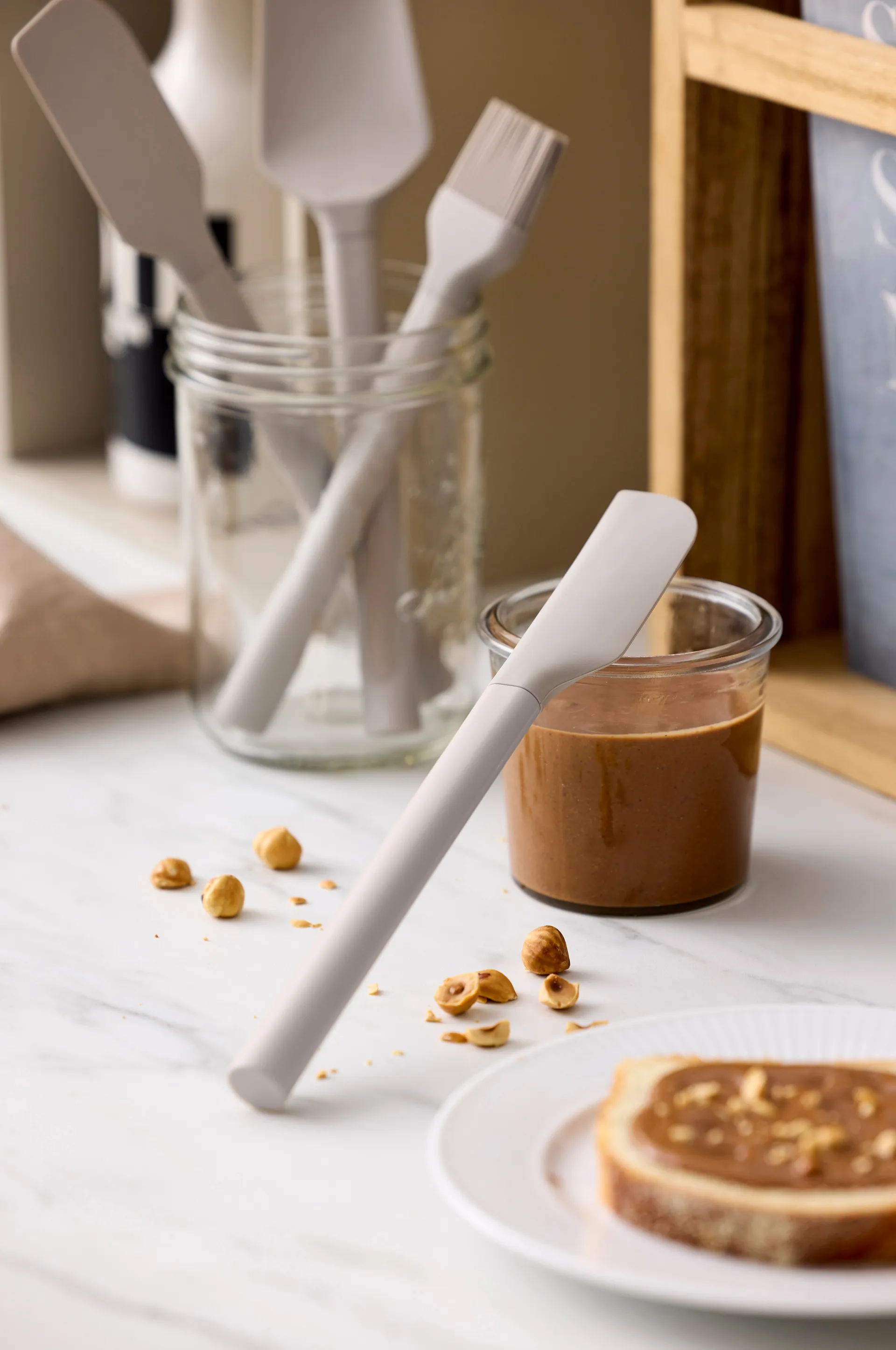 Rosti Emma spatula narrow, Humus Rosti