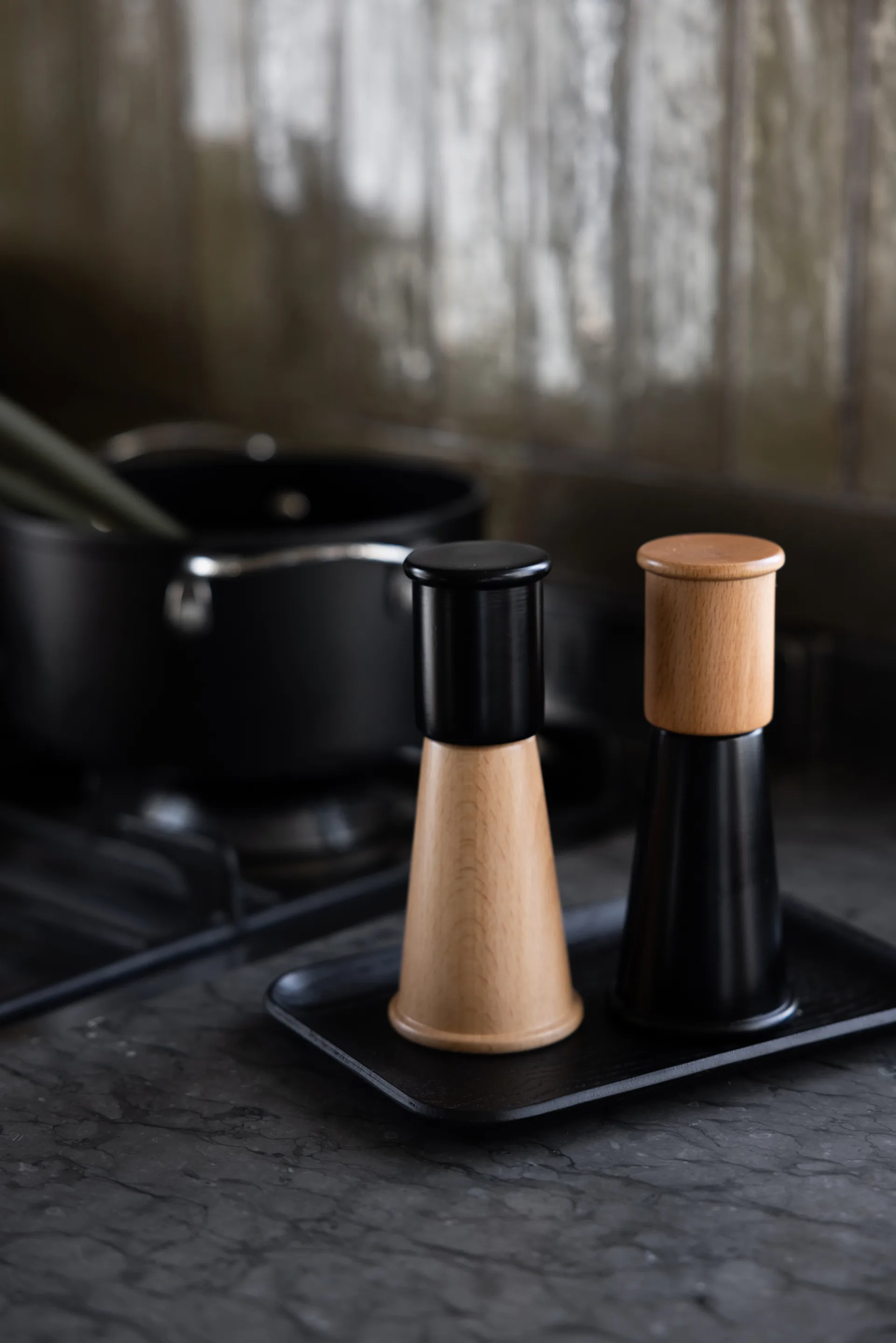 Cucumber salt and pepper grinder small 2 pieces, Black-brown Sagaform