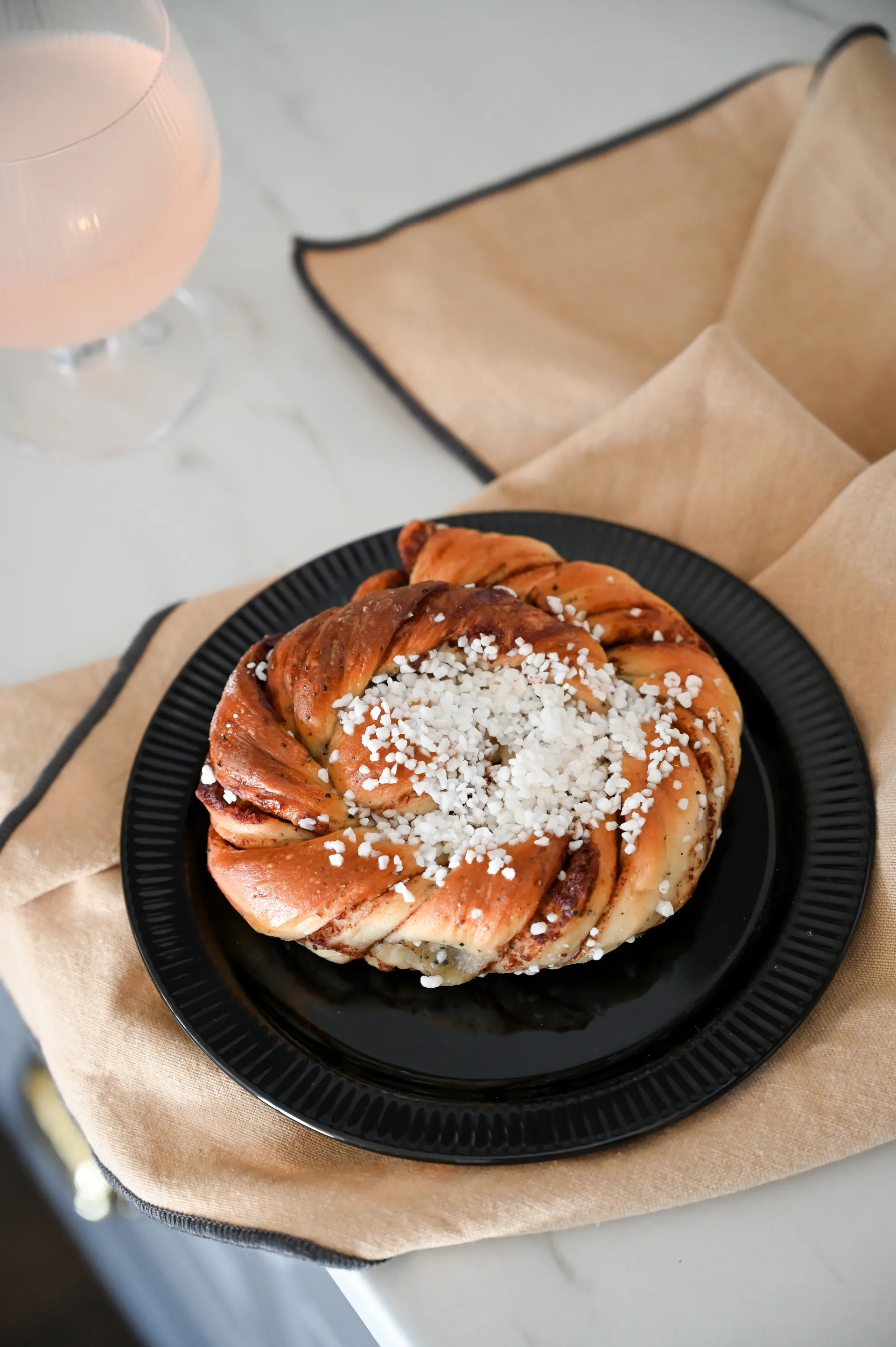 Inka side plate, Black, Ø17 cm Sagaform