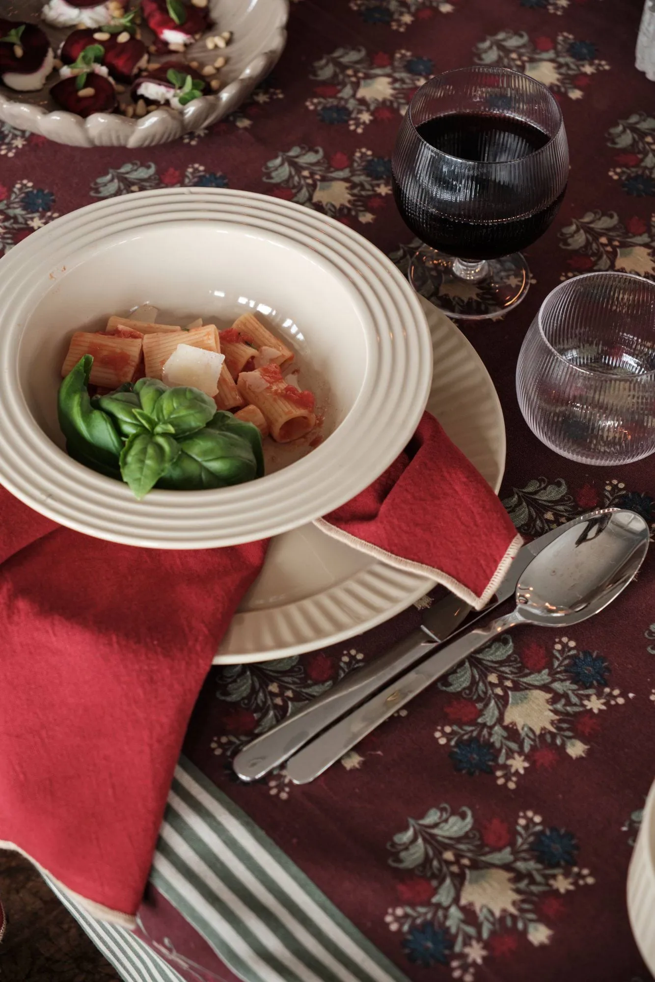 Linnea tablecloth, Mixed wine red, 150x280 cm Sagaform