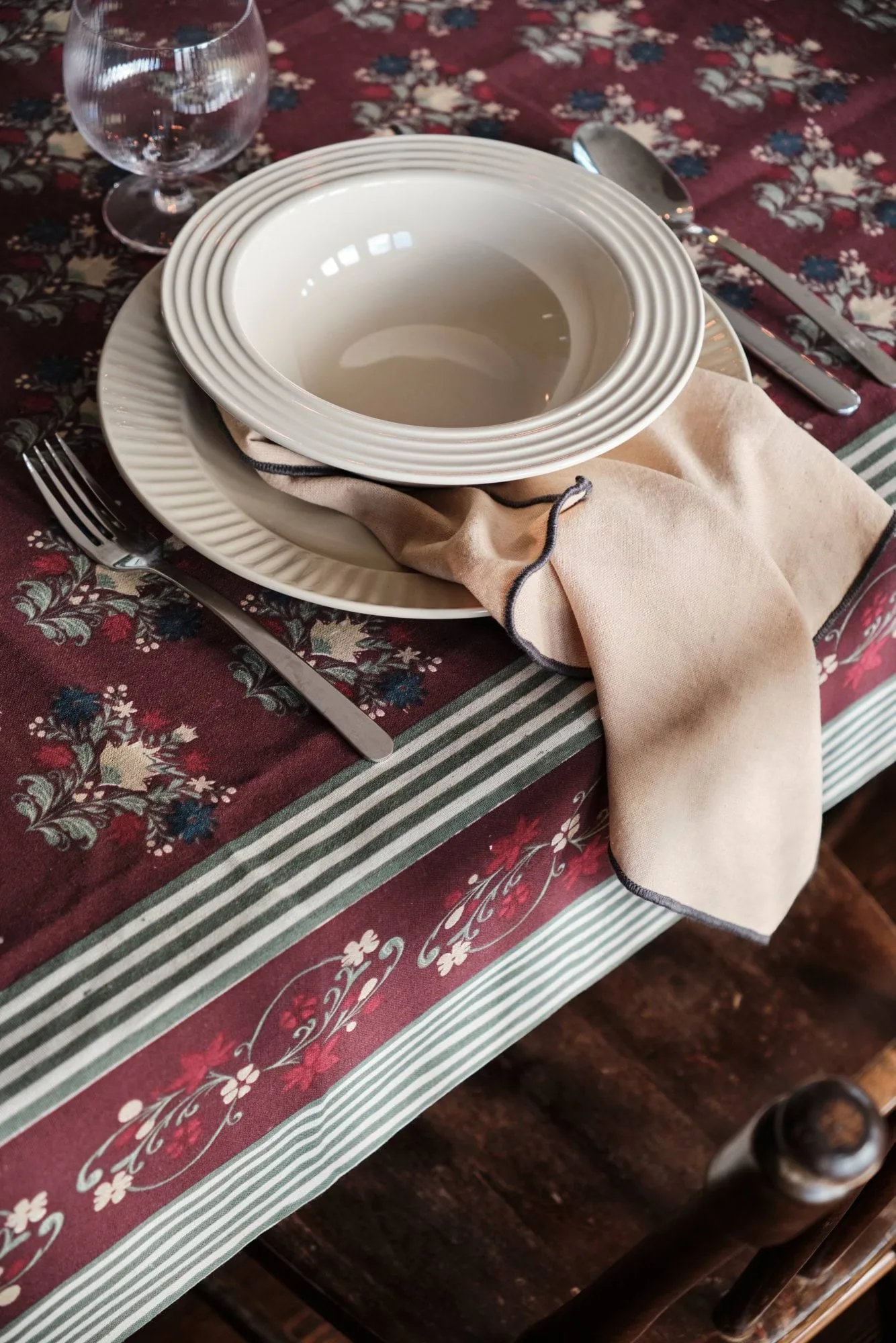 Linnea tablecloth, Mixed wine red, 150x280 cm Sagaform