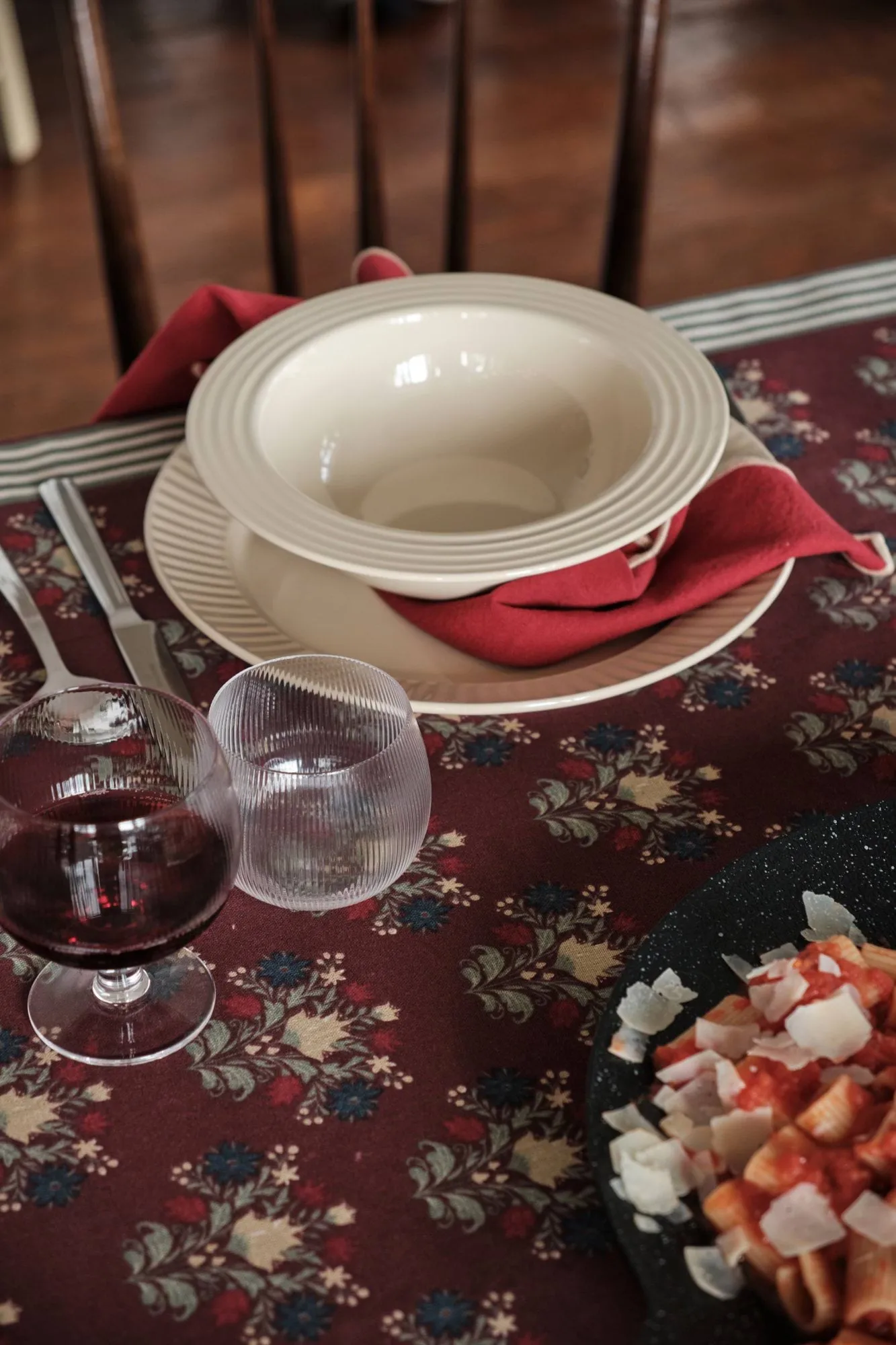 Linnea tablecloth, Mixed wine red, 150x280 cm Sagaform