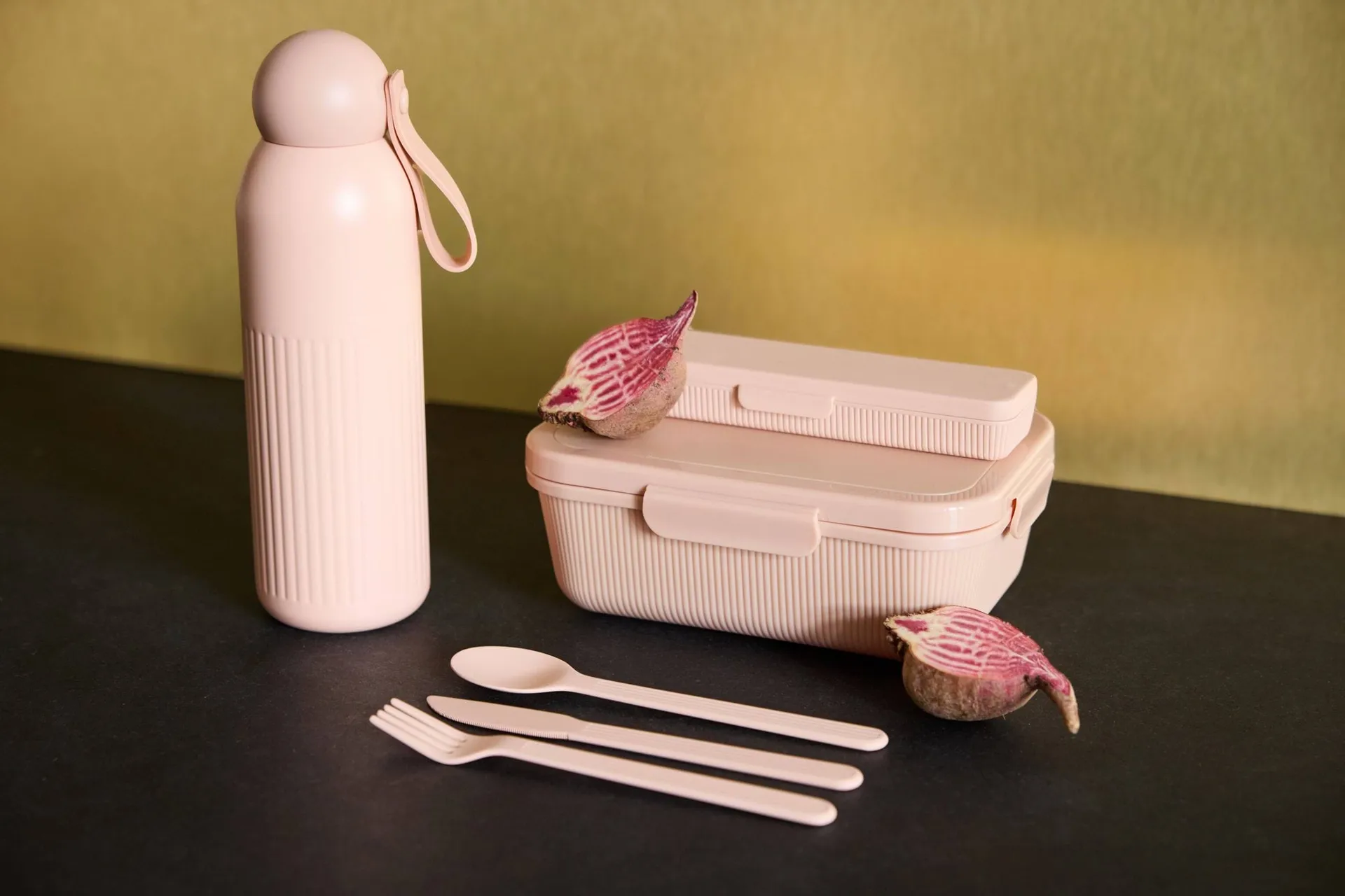 Tina cutlery set, Pink Pantone 489C Sagaform