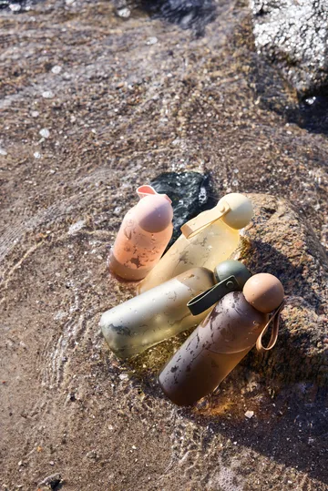 Tom water bottle 650 ml - Fudge - Sagaform