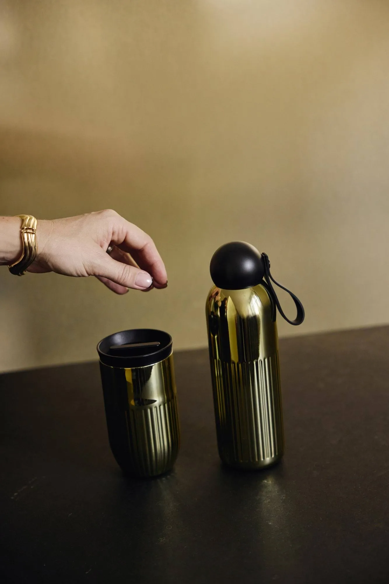 Tova car mug thermos mug 32 cl, Gold chrome Sagaform