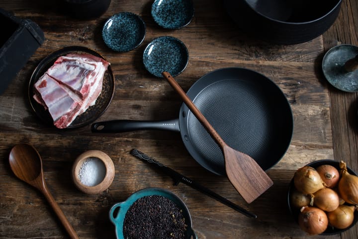 Satake frying pan in lightweight cast iron ceramic, 24 cm Satake