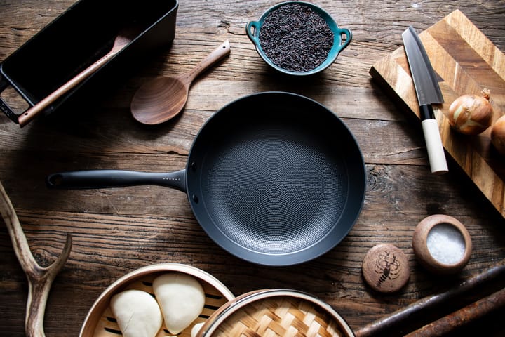 Satake frying pan in lightweight cast iron ceramic, 28 cm Satake