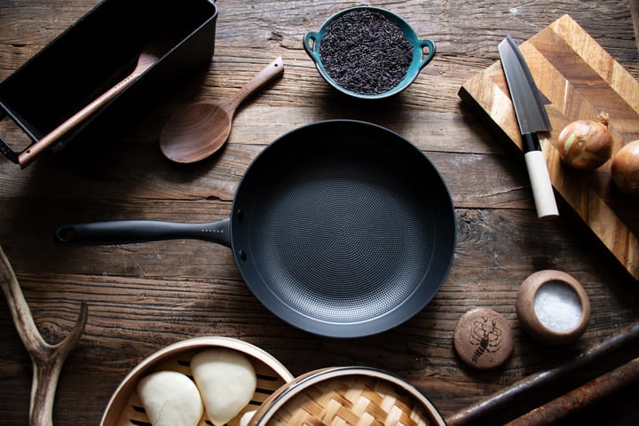 Satake frying pan in lightweight cast iron ceramic, 30 cm Satake