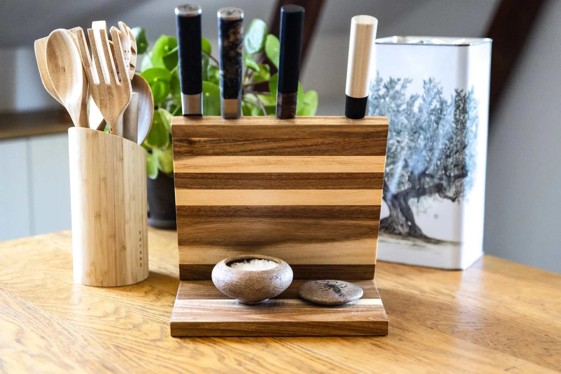 Satake knife block, Acacia, 19x25x24 cm Satake