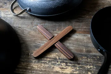 Satake magnetic trivet - Walnut - Satake