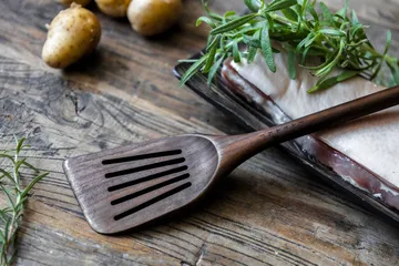 Satake spatula 33.5 cm - Walnut, perforated - Satake
