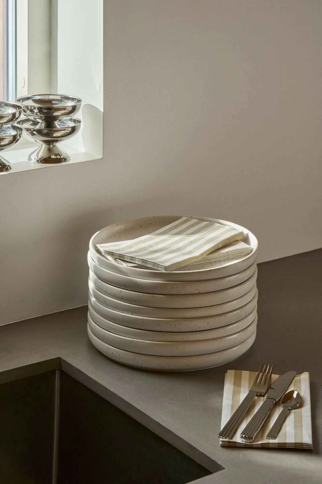 Bold Stripe paper napkin, White-beige, 15-pack, 33x40 cm Scandi Essentials