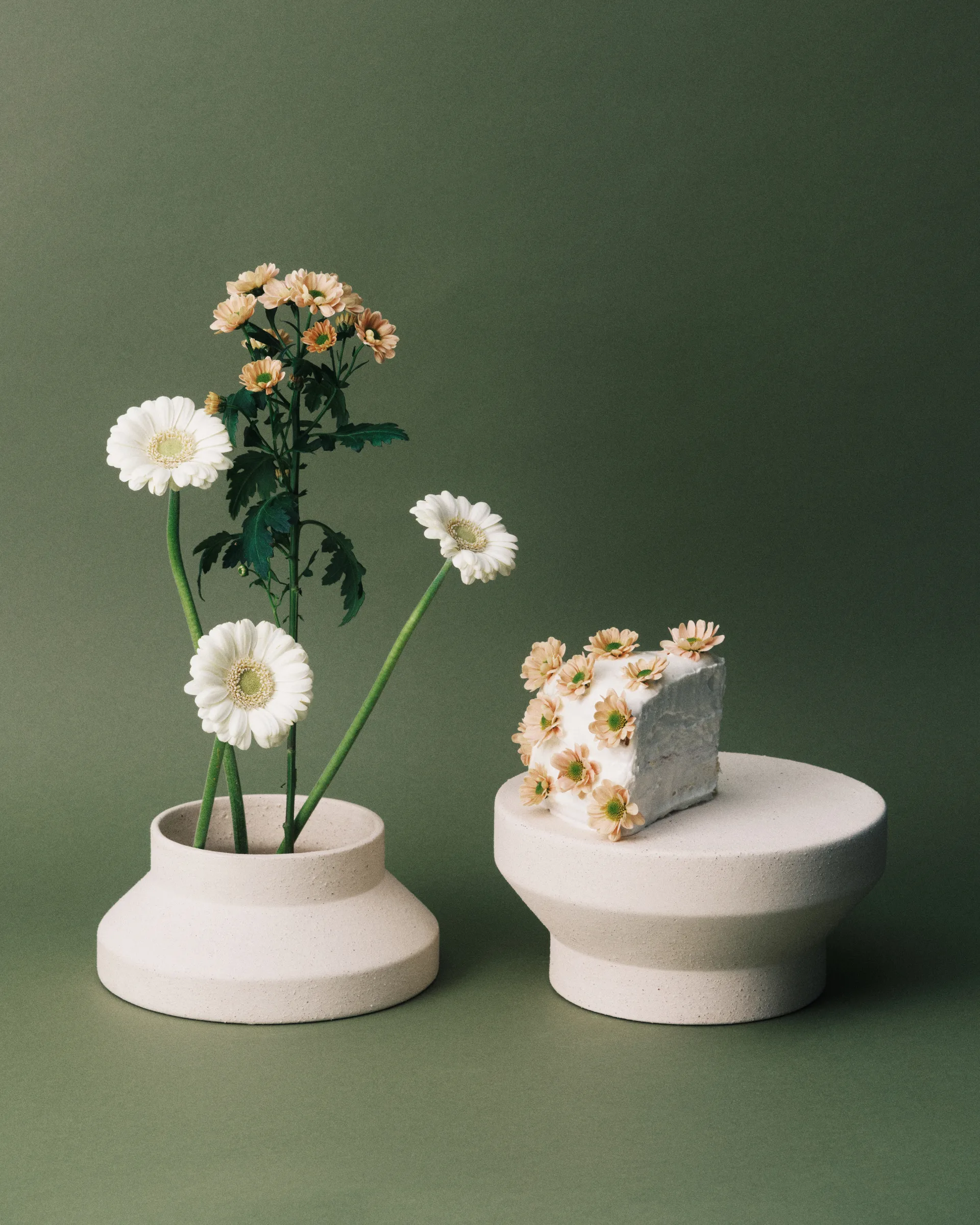 Mira vase/cake stand S, Beige Serax