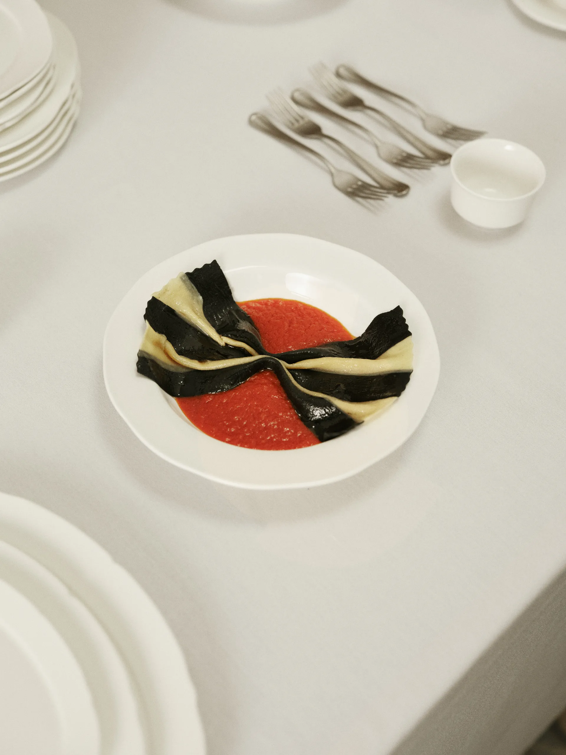 Silhouette deep plate M Ø23.7 cm 4-pack, White Serax