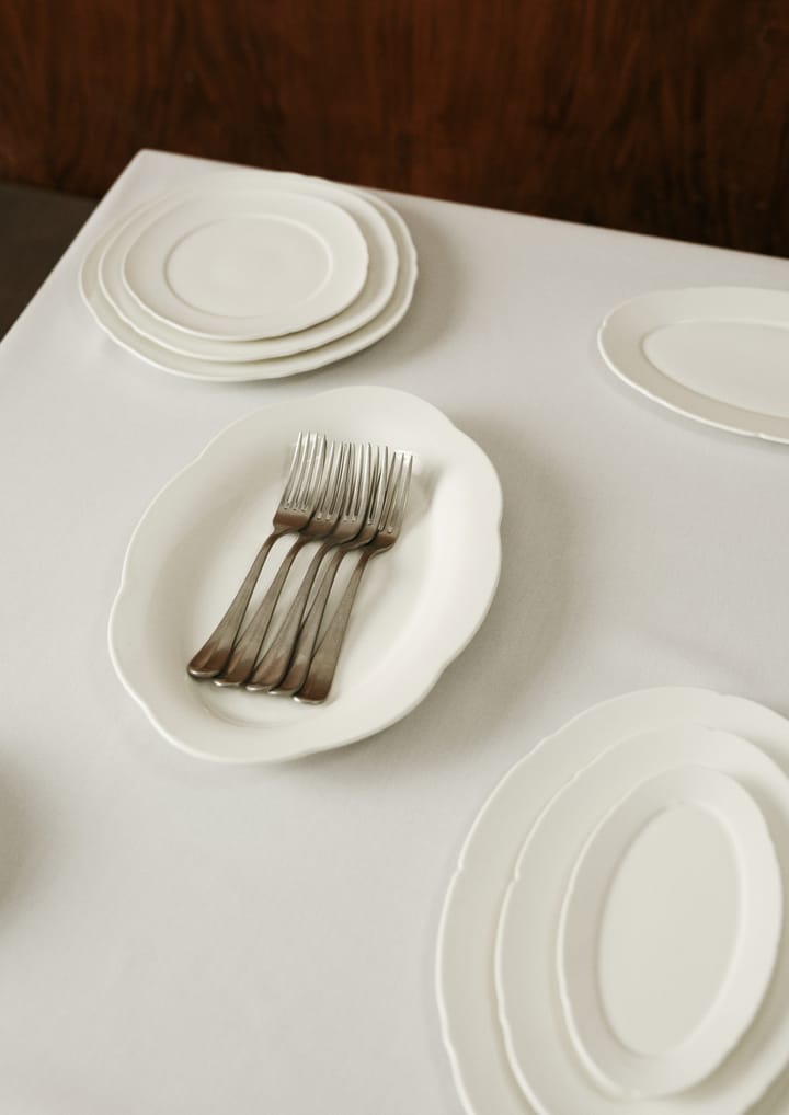 Silhouette oval deep plate L 21x30 cm, White Serax