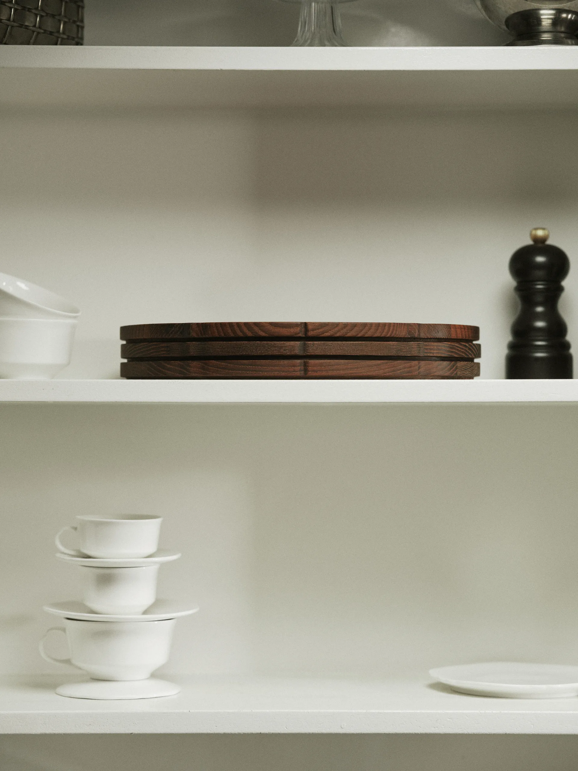 Silhouette oval tray 21x30 cm, Ash Serax