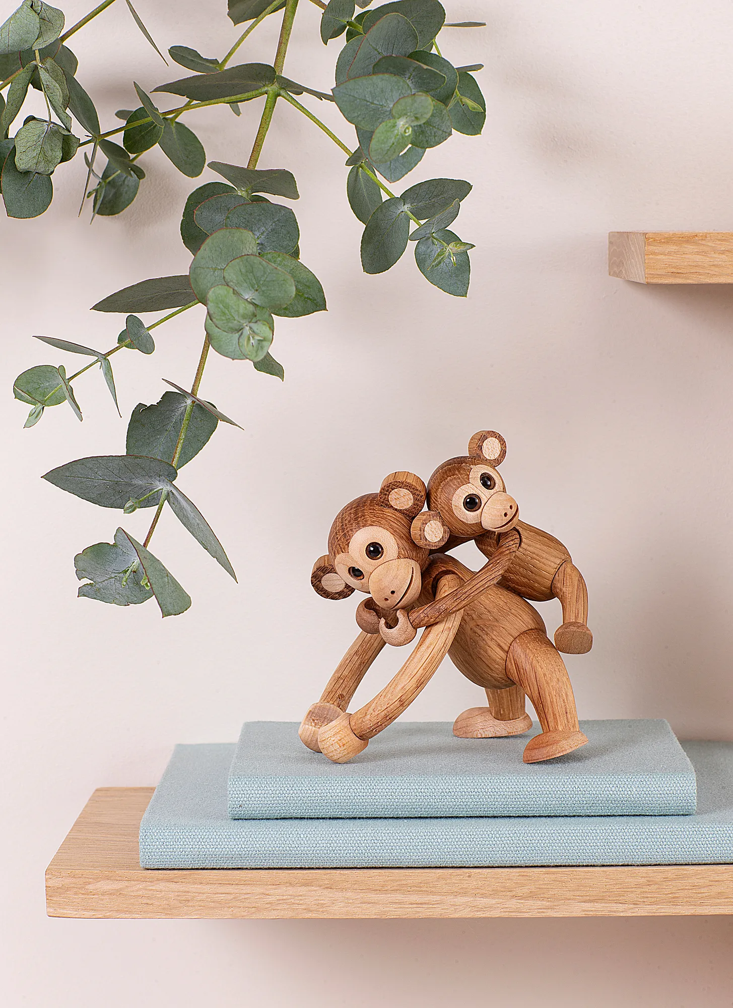 Jolly monkey decoration 11 cm, Oak Spring Copenhagen