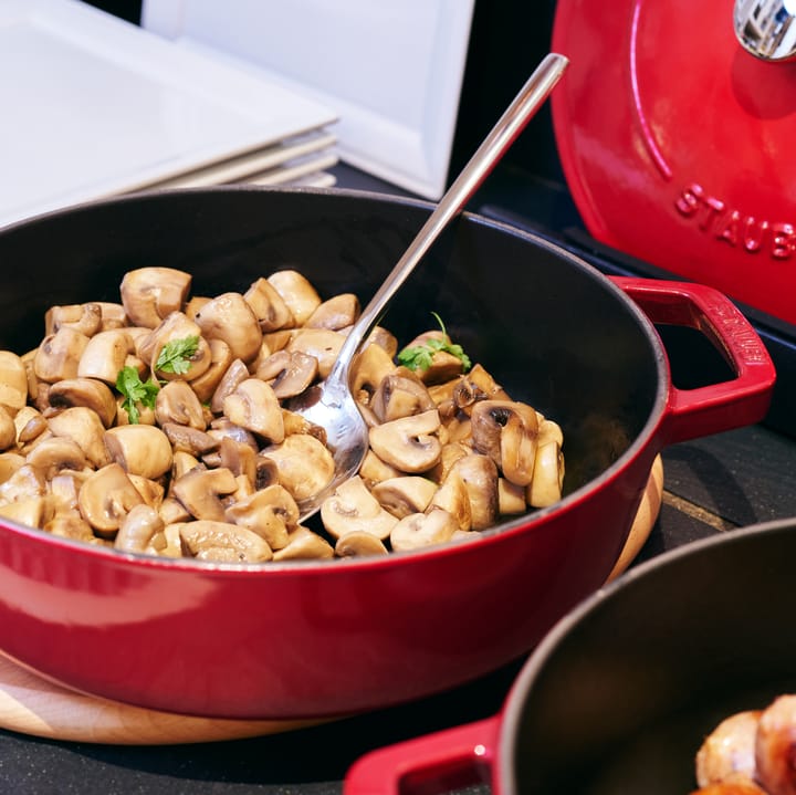 Chistera sauce pan Ø28 cm 3.7 L, Red STAUB