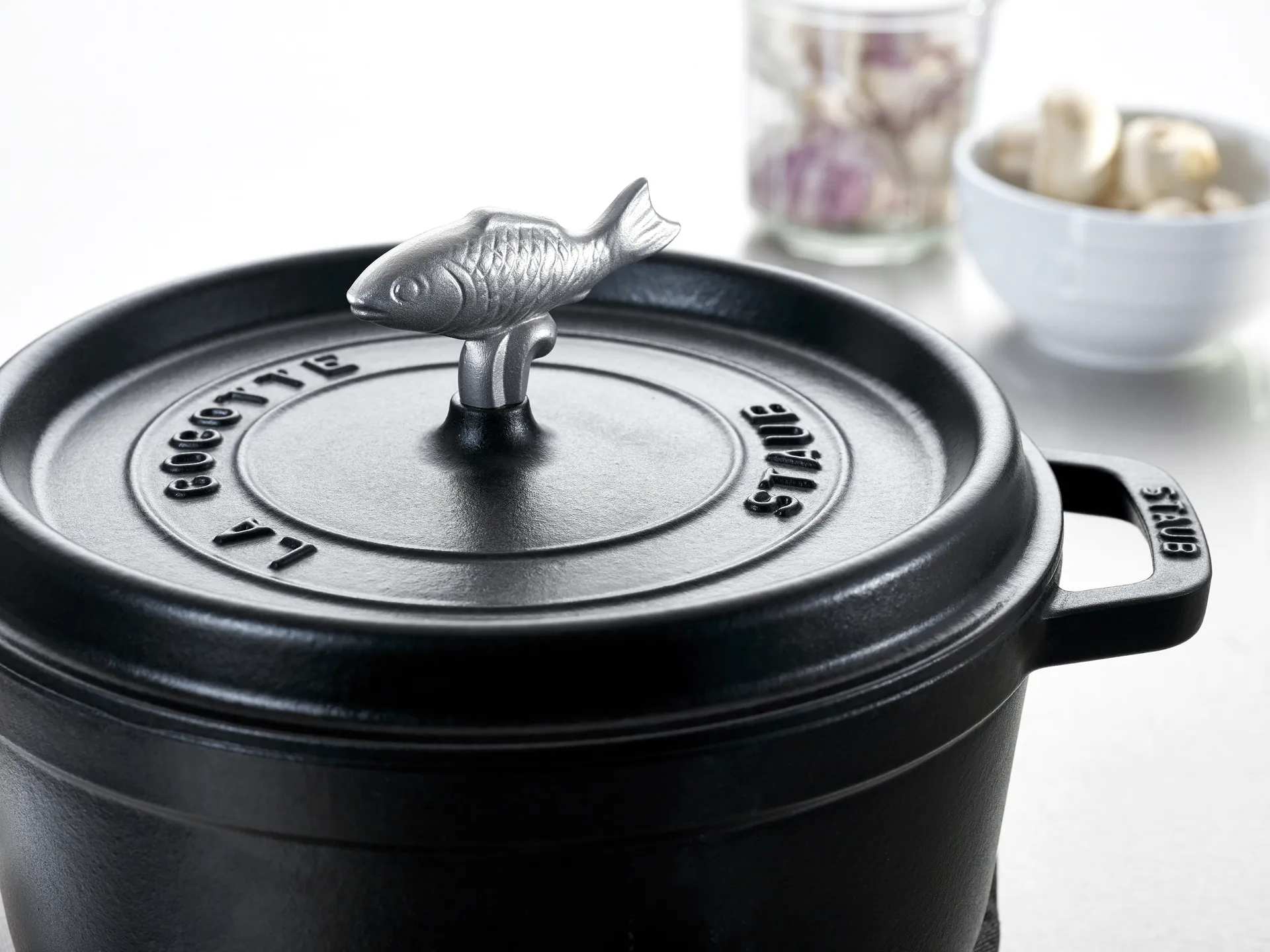 Staub knob in metal, Fish STAUB