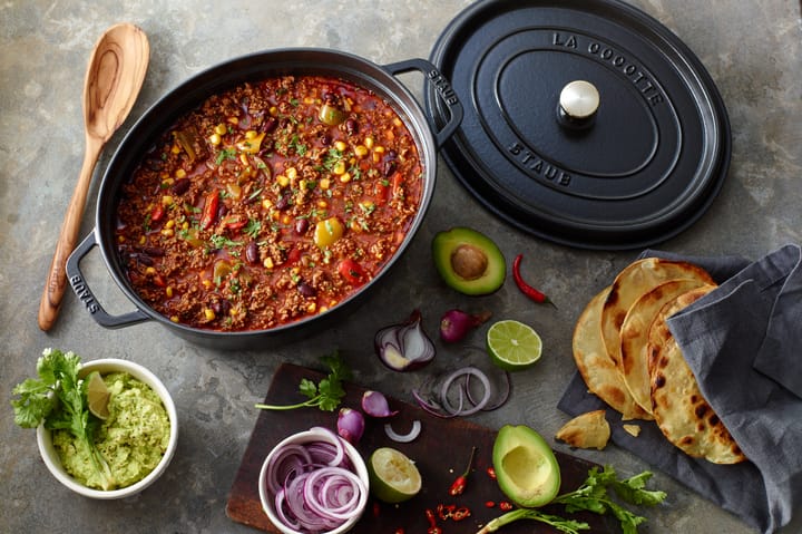 Staub La Cocotte oval cast iron pot 3.2 L, Black STAUB