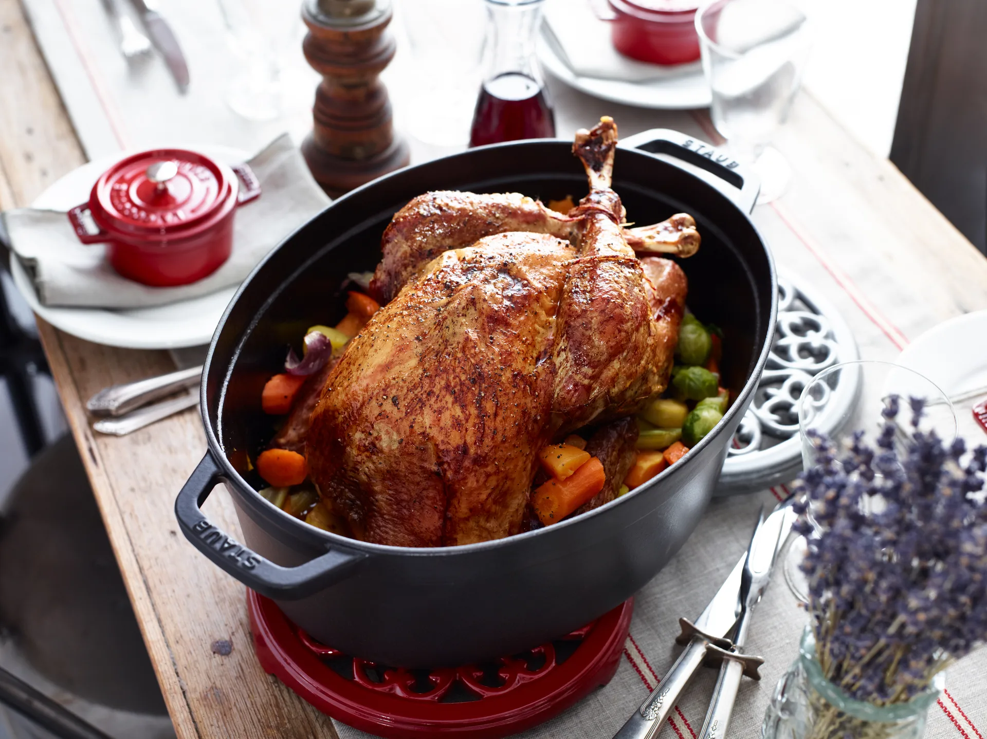 Staub La Cocotte oval pot cast iron 8 L, Black STAUB