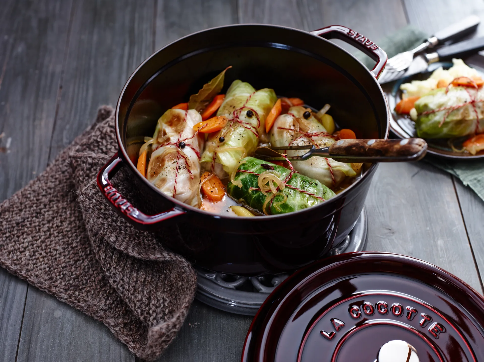 Staub La Cocotte round casserole cast iron 2.6 L, Grenadine red STAUB