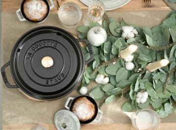Staub La Cocotte round casserole cast iron 8.4 L - Black - STAUB