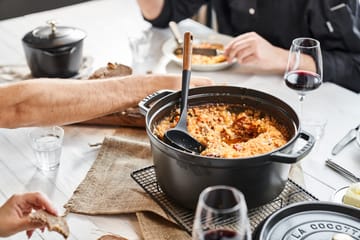 Staub La Cocotte round casserole cast iron 8.4 L - Black - STAUB
