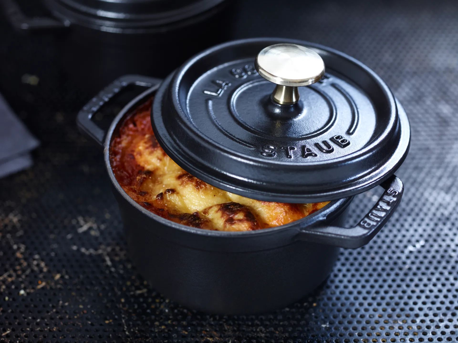 Staub La Cocotte round pot cast iron 0.8 L, Black STAUB