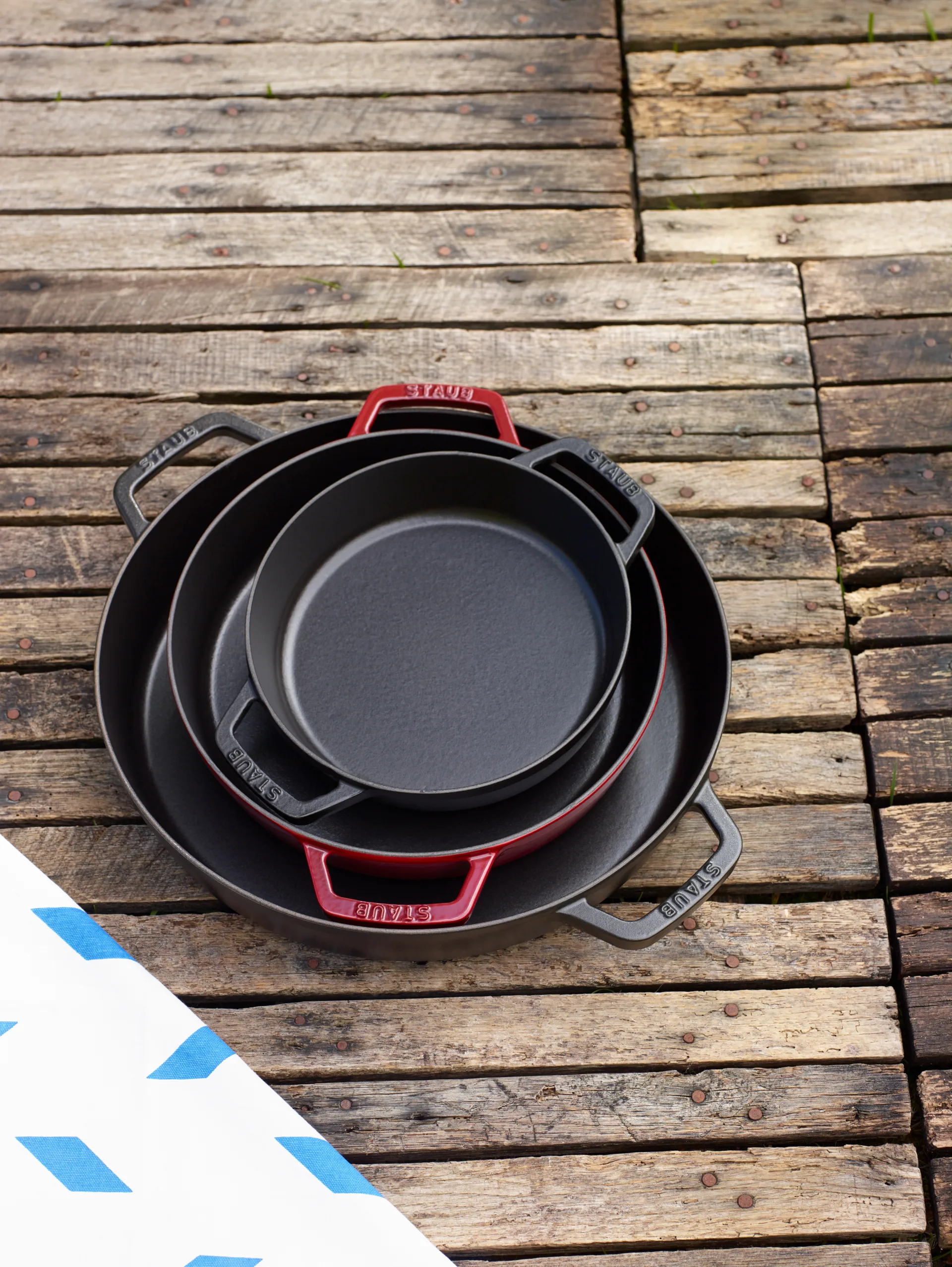 Staub paella pan cast iron 2 handles Ø34 cm, Black STAUB