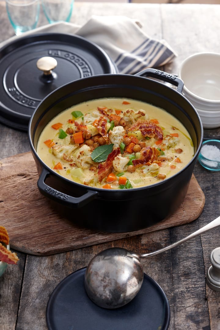 Staub round casserole dish 6.7 l, black STAUB