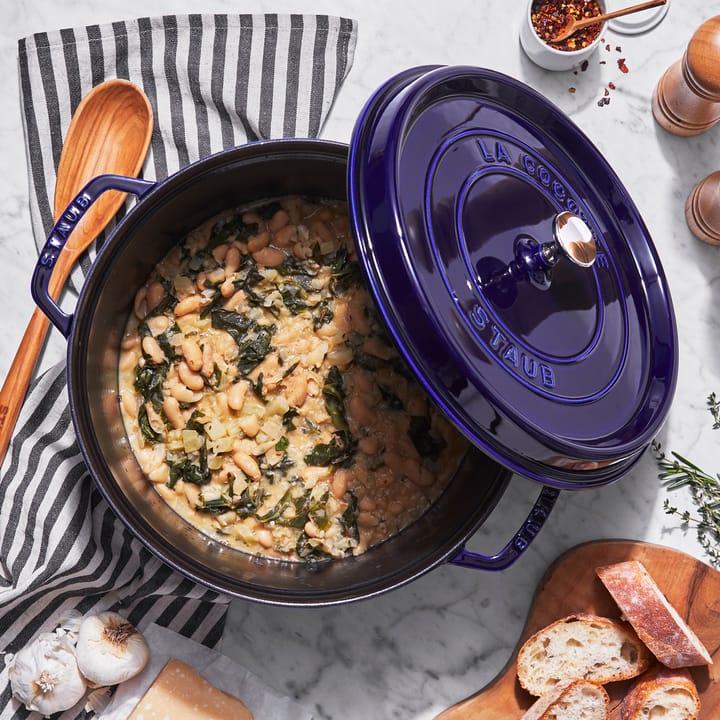 Staub round casserole dish. Three layers of enamel 3.8 l, Dark blue STAUB
