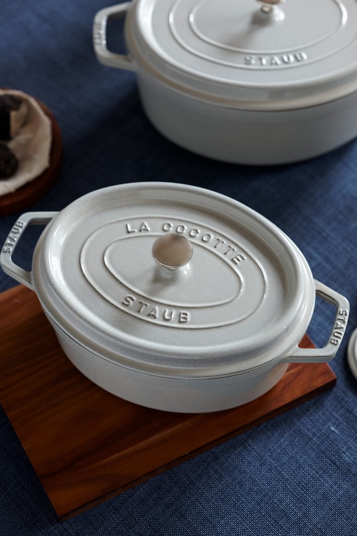 Staub White Truffle casserole oval, 2.35 l STAUB