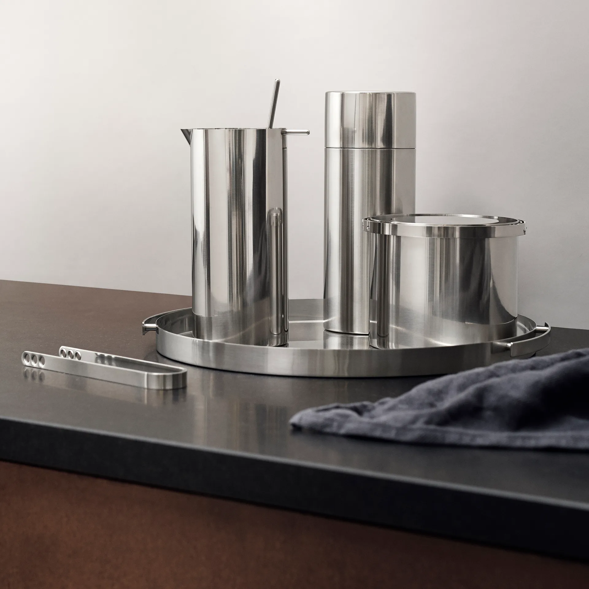 AJ cylinda-line cocktail jug 1 l, Stainless steel Stelton