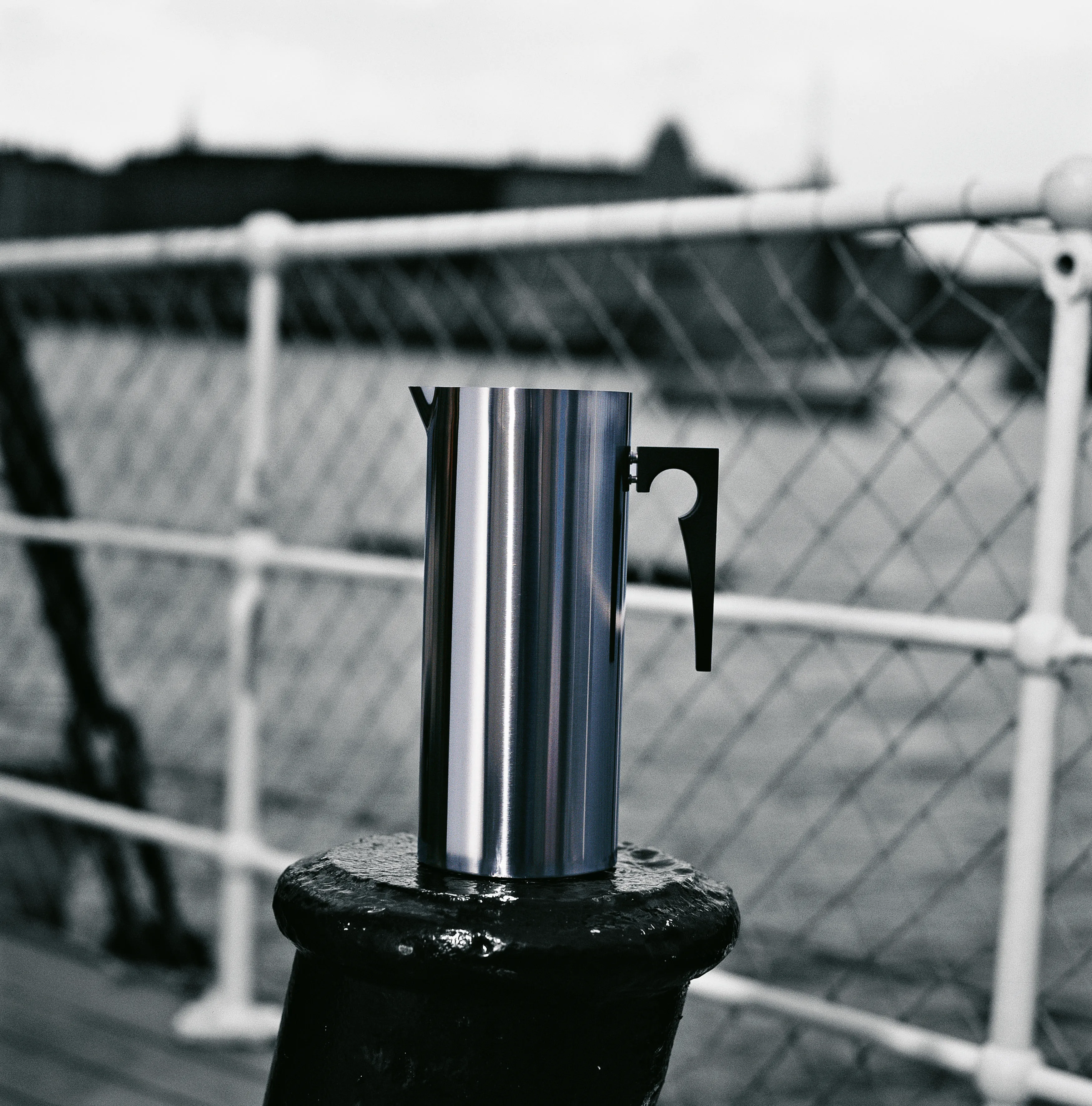 Cylinda Line jug with icelip - Stelton | KitchenTime
