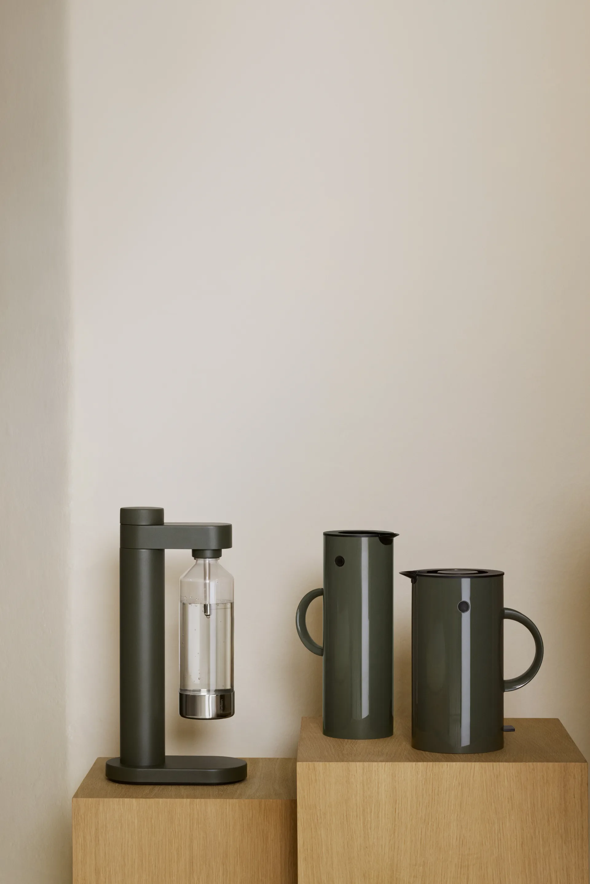 EM77 electric kettle 1.5 L, Dark forest Stelton