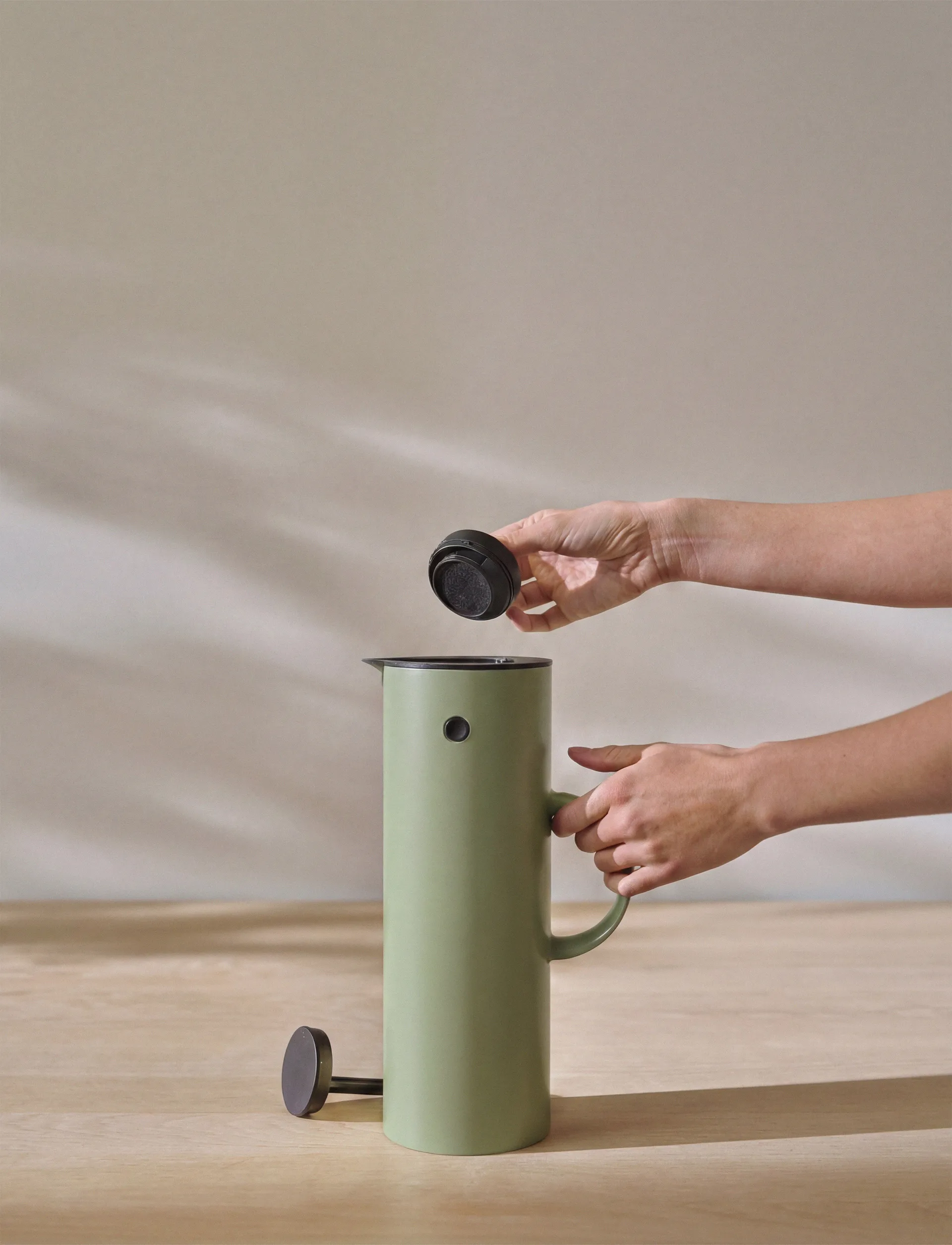 EM77 Stelton vacuum jug 1 l, Soft fern green Stelton