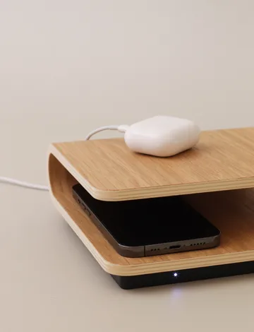 Ro wireless charger - Oak - Stelton