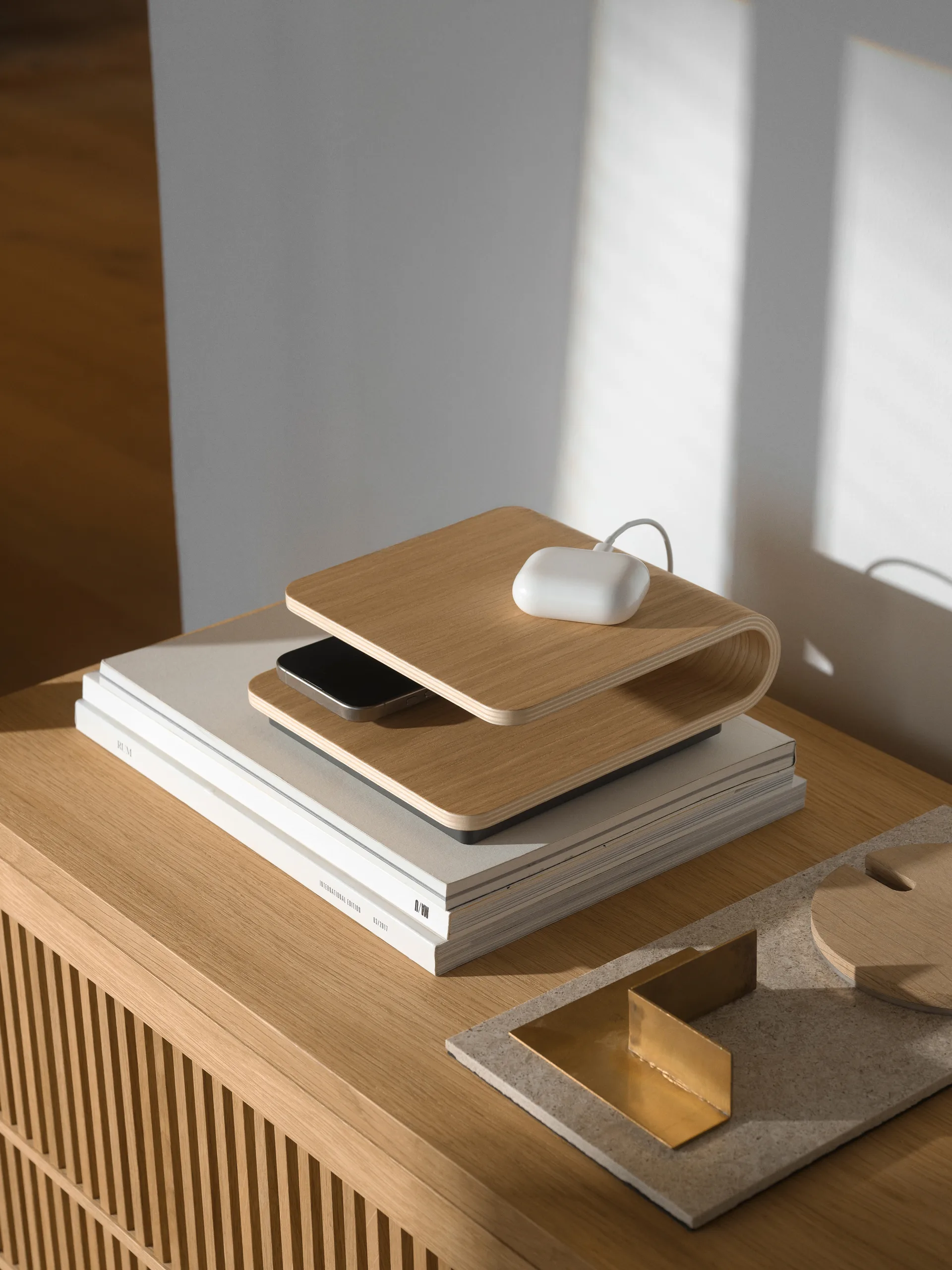 Ro wireless charger, Oak Stelton