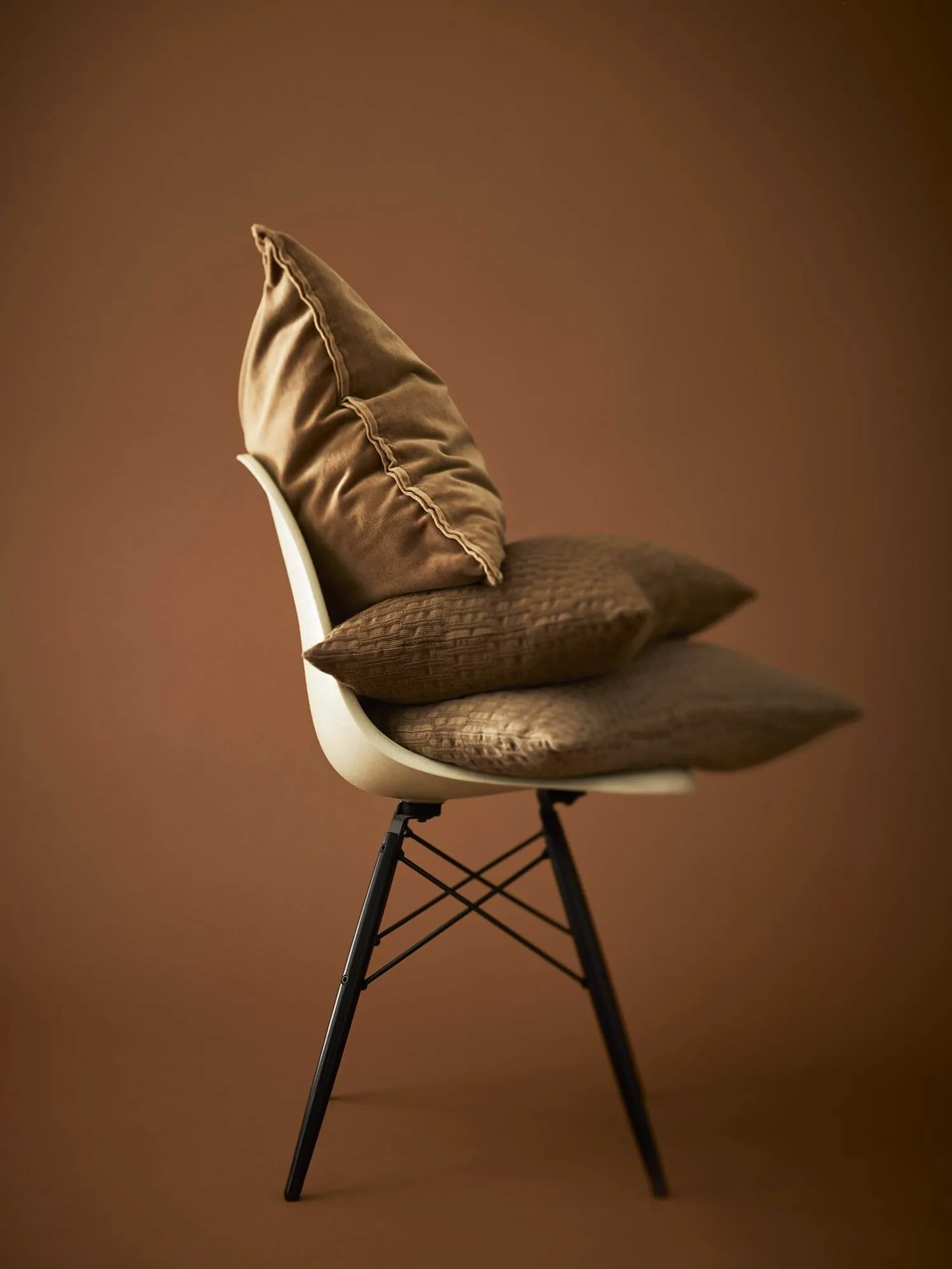 Claire cushion cover, Mud brown, 40x60 cm Tell Me More
