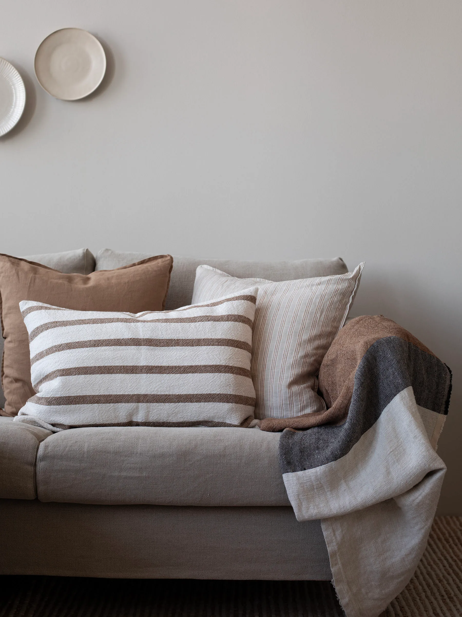 Gaston cushion cover 40x60 cm, Hazelnut Tell Me More